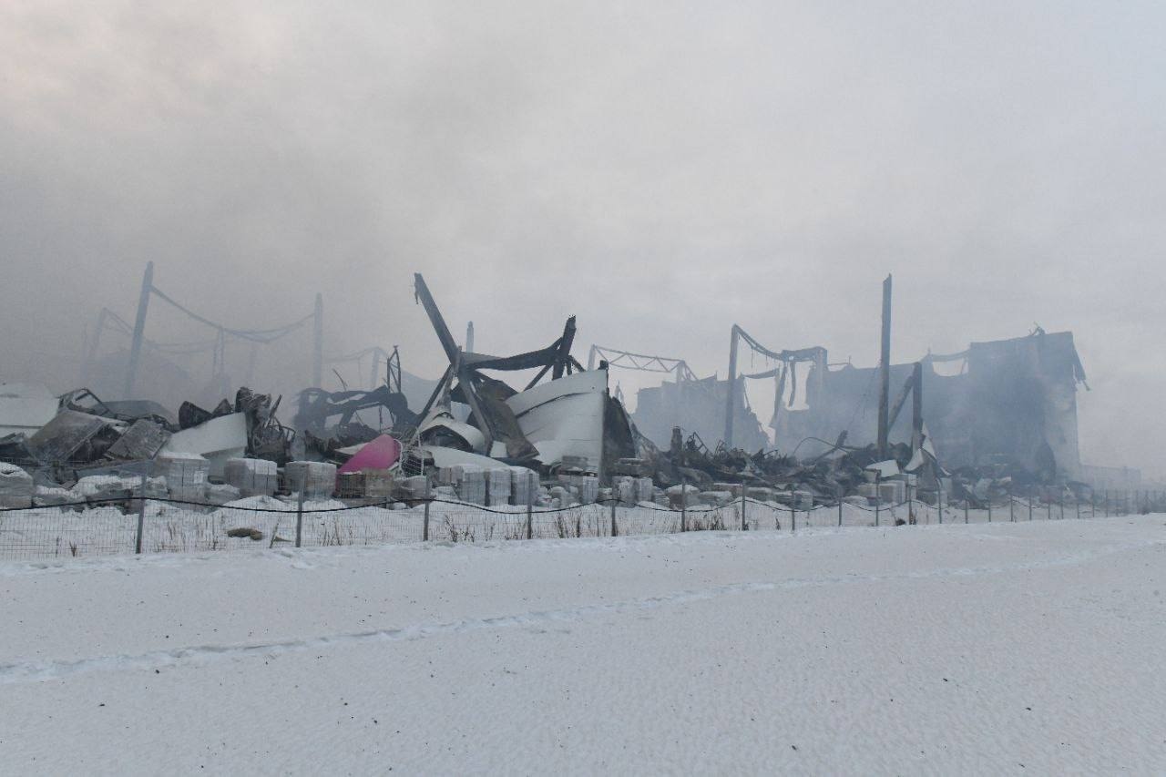 На месте сгоревшего склада Wildberries в Шушарах