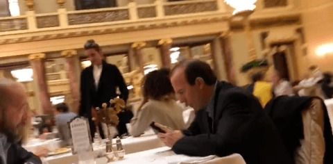 Савоини в "Метрополе" перед встречей"