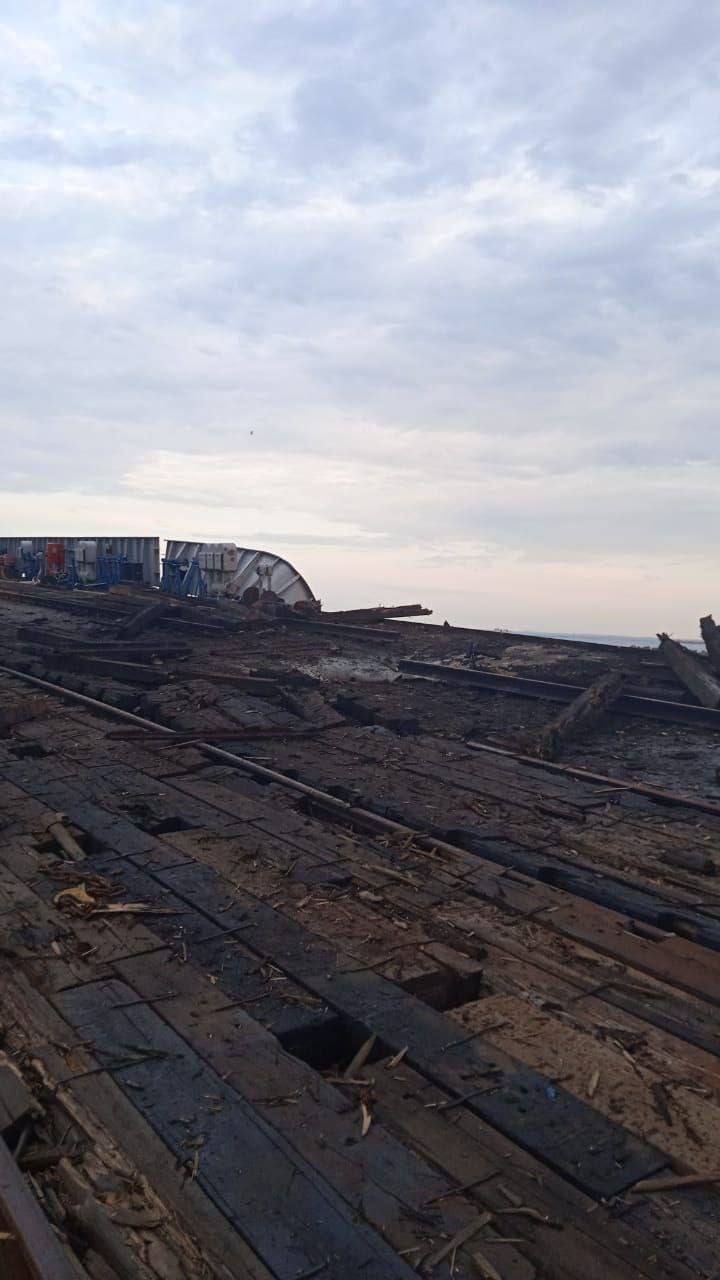 Последствия удара по парому «Авангард» на Керченской паромной переправе