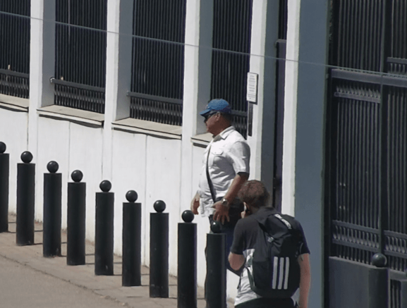 Игорь Горган на выходе из российского посольства