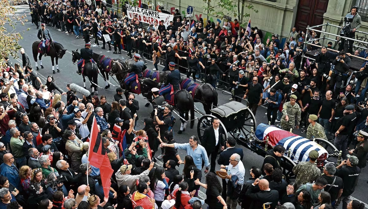 2025 год. Похороны Хосе Мухики