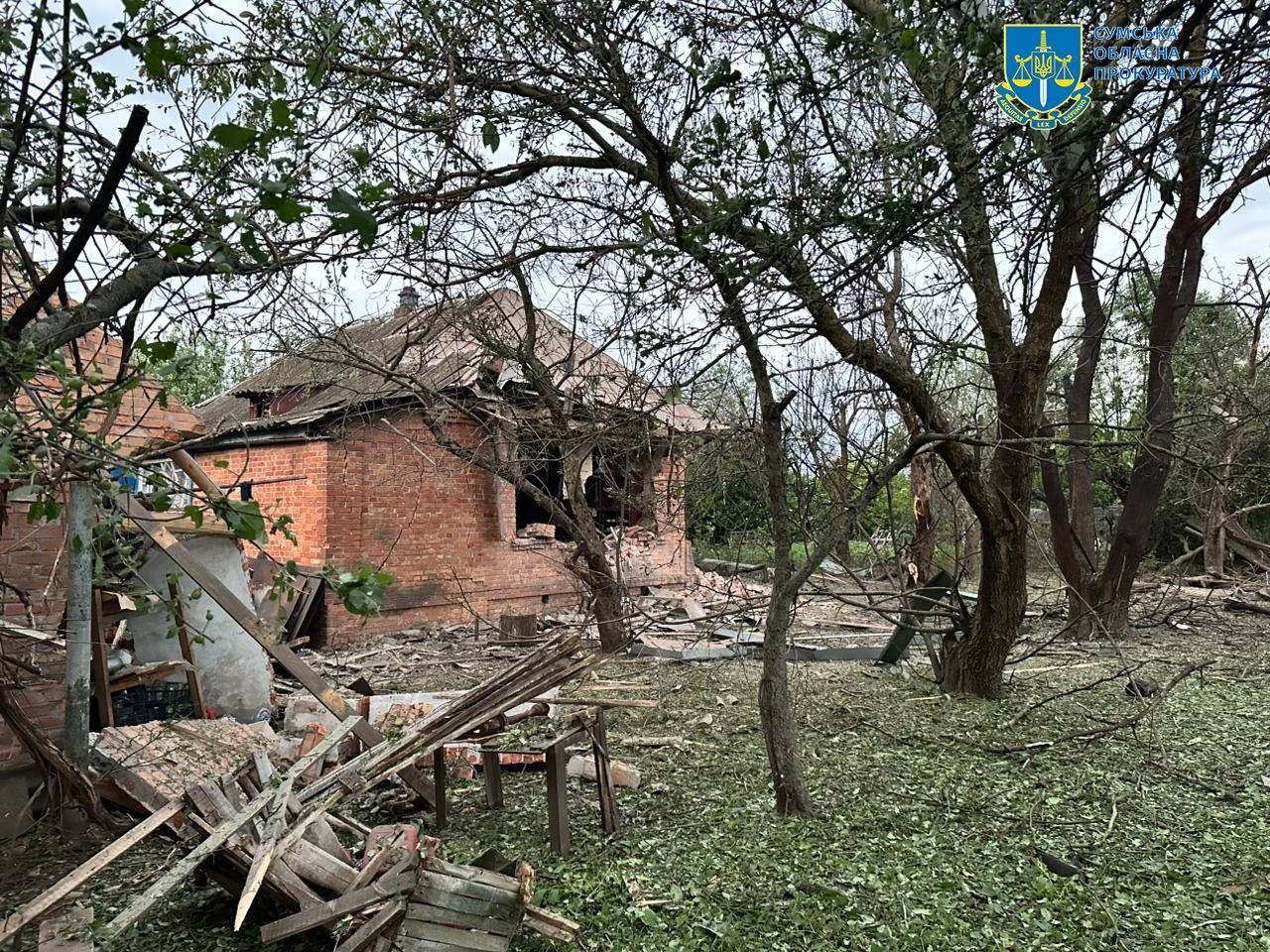 Последствия воздушного удара по Эсманской общине в Сумской области