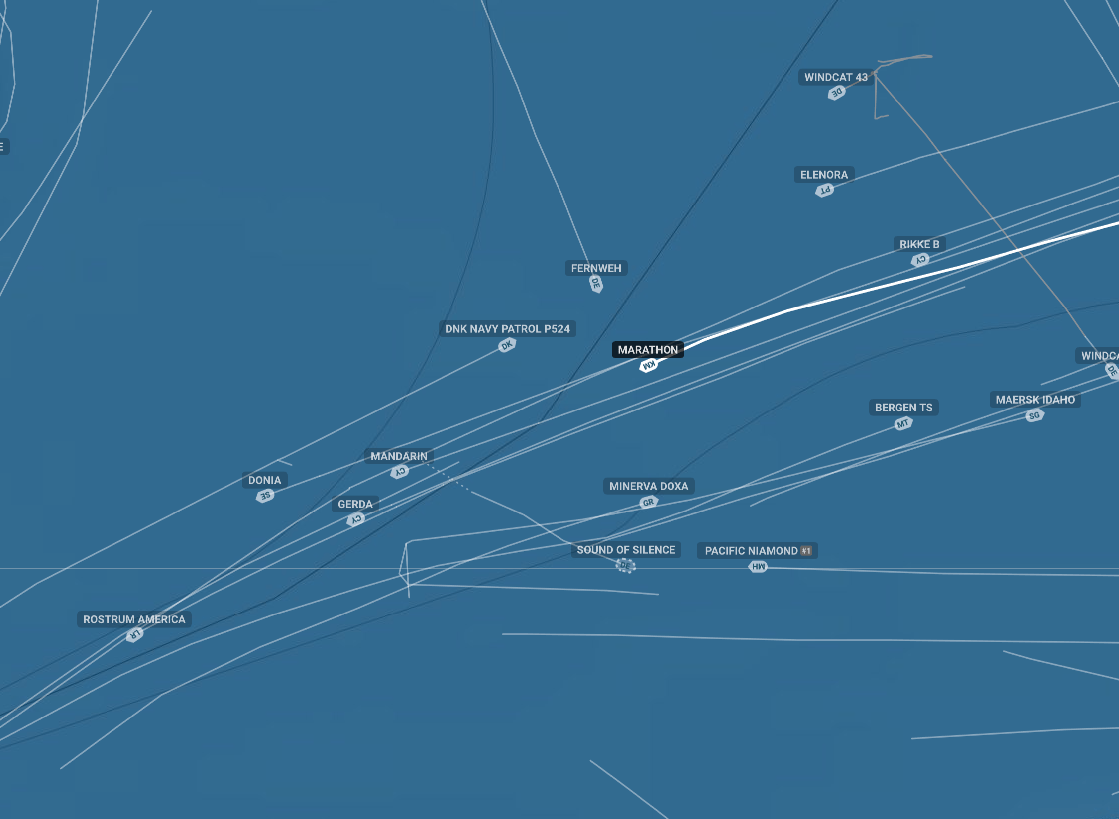 Танкер Marathon и военный патрульный катер Дании DNK NAVY PATROL P524