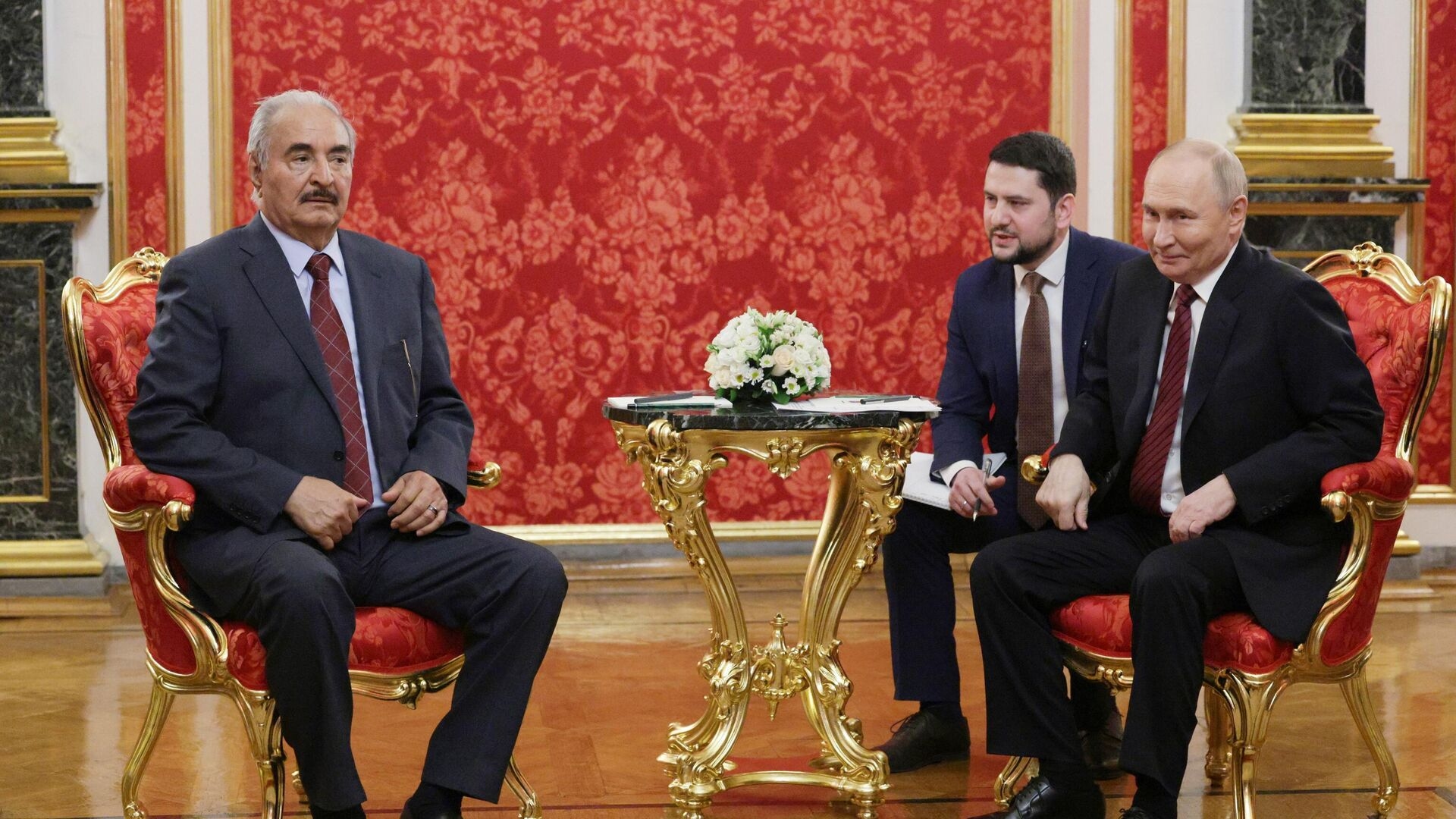 Встреча Владимира Путина и Халифы Хафтара в Москве