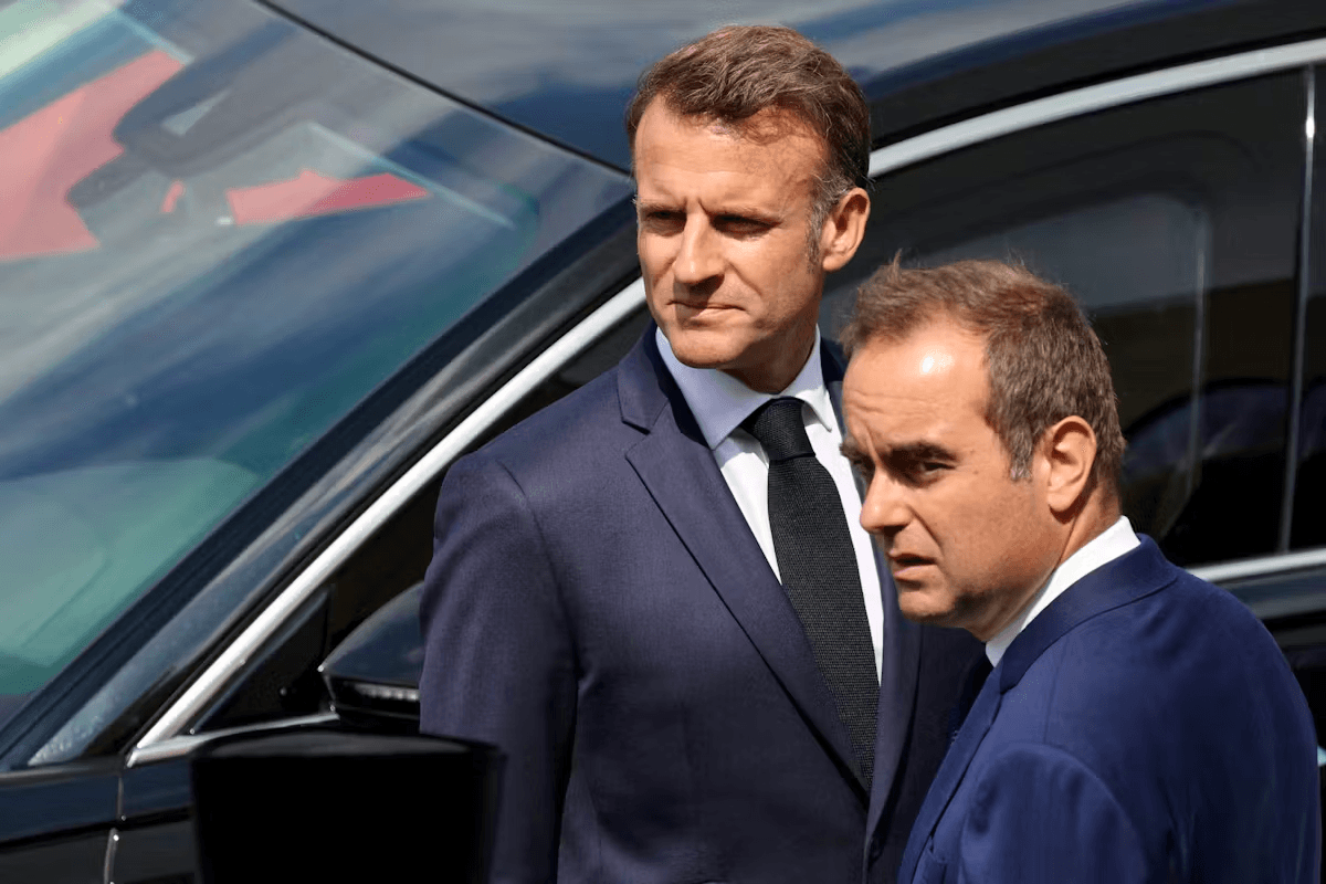 Эммануэль Макрон и Себастьен Лекорню. Фото: AFP