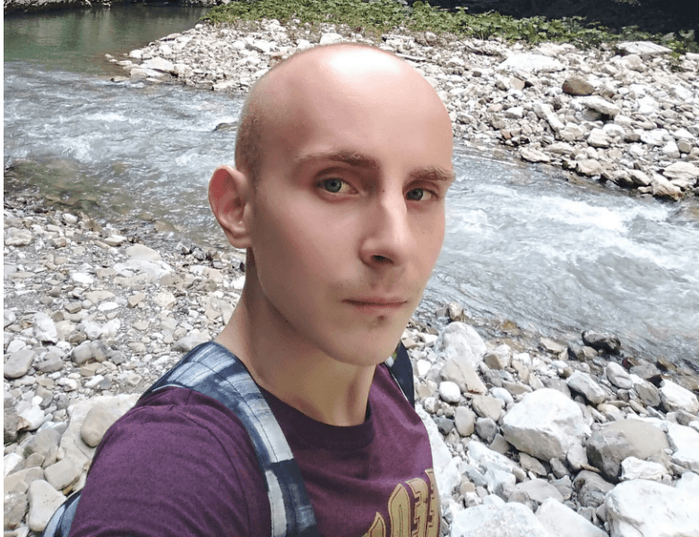 В Ростове-на-Дону мужчину задержали из-за надписи «Путин — вор». Его и еще двух человек назвали участниками «экстремистской группы»