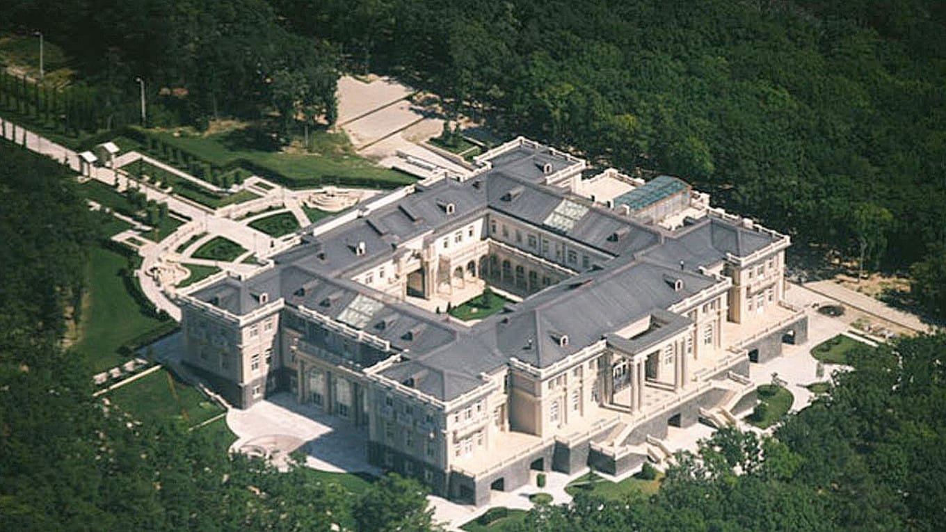 Би-Би-Си: дворец Путина под Геленджиком прятали 10 лет при помощи подставных собственников и спецслужб