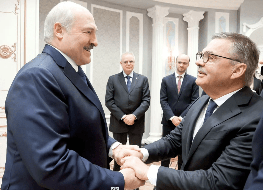 «Он не тот, кто хочет удержать власть». Глава ИИФХ вступился за Лукашенко, оправдываясь за перенос ЧМ по хоккею