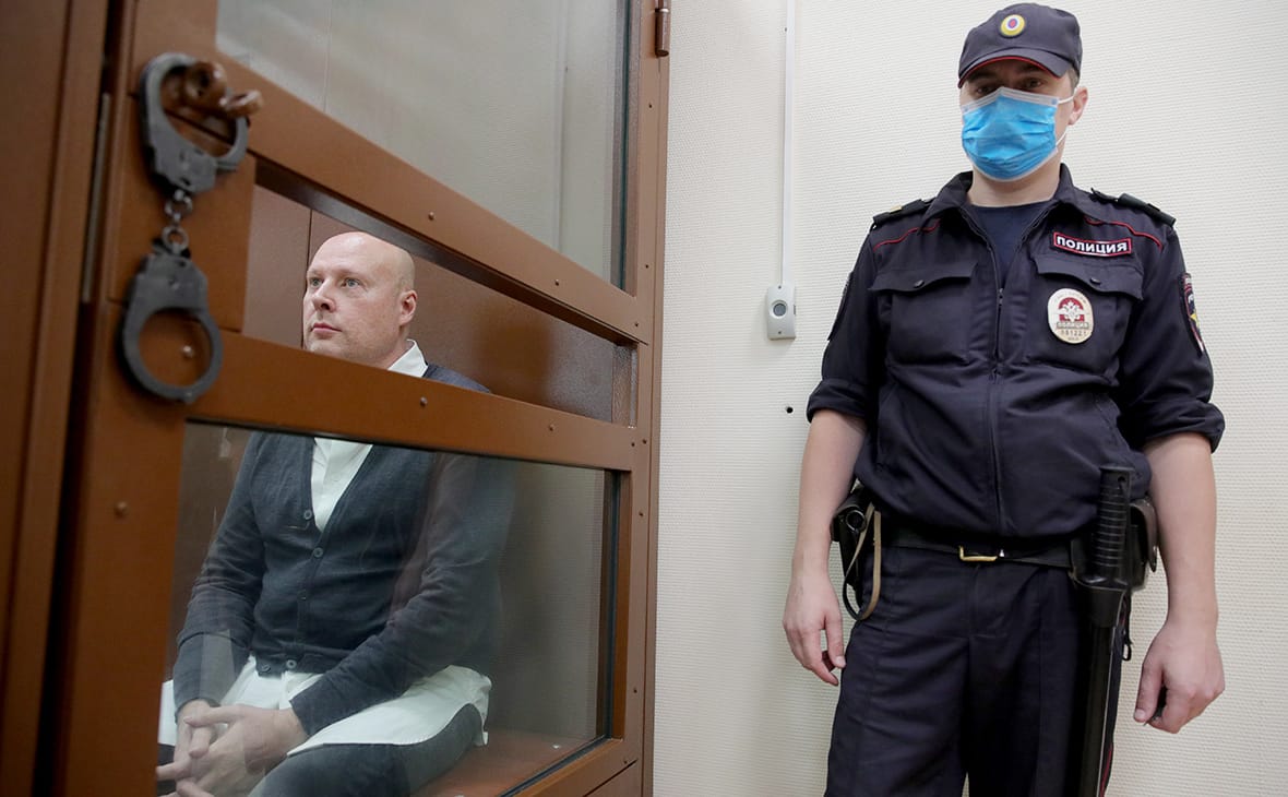 Суд отпустил из СИЗО под домашний арест врачей, проходящих по делу о торговле детьми от суррогатных матерей