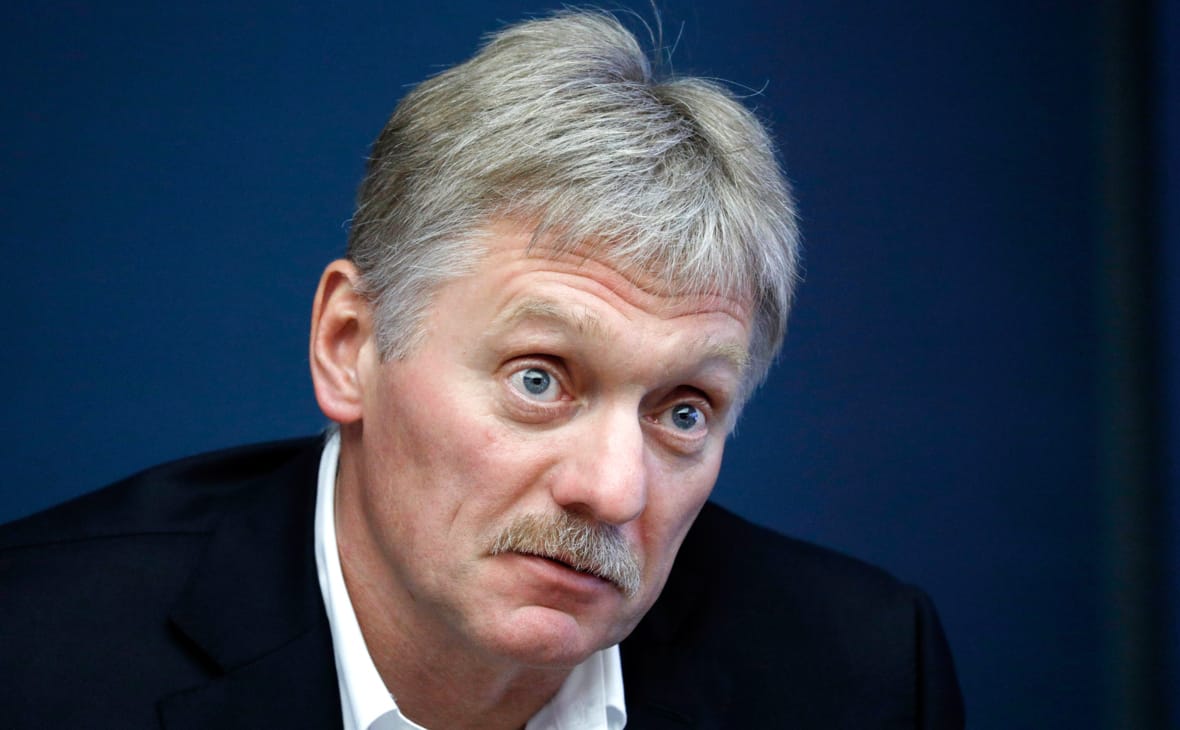 Песков заявил, что в России нет политических преследований. По данным правозащитников, в стране десятки политзаключенных