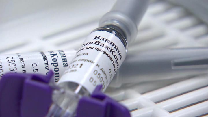 Эффективность «ЭпиВакКороны» оказалась отрицательной — исследование петербургских ученых