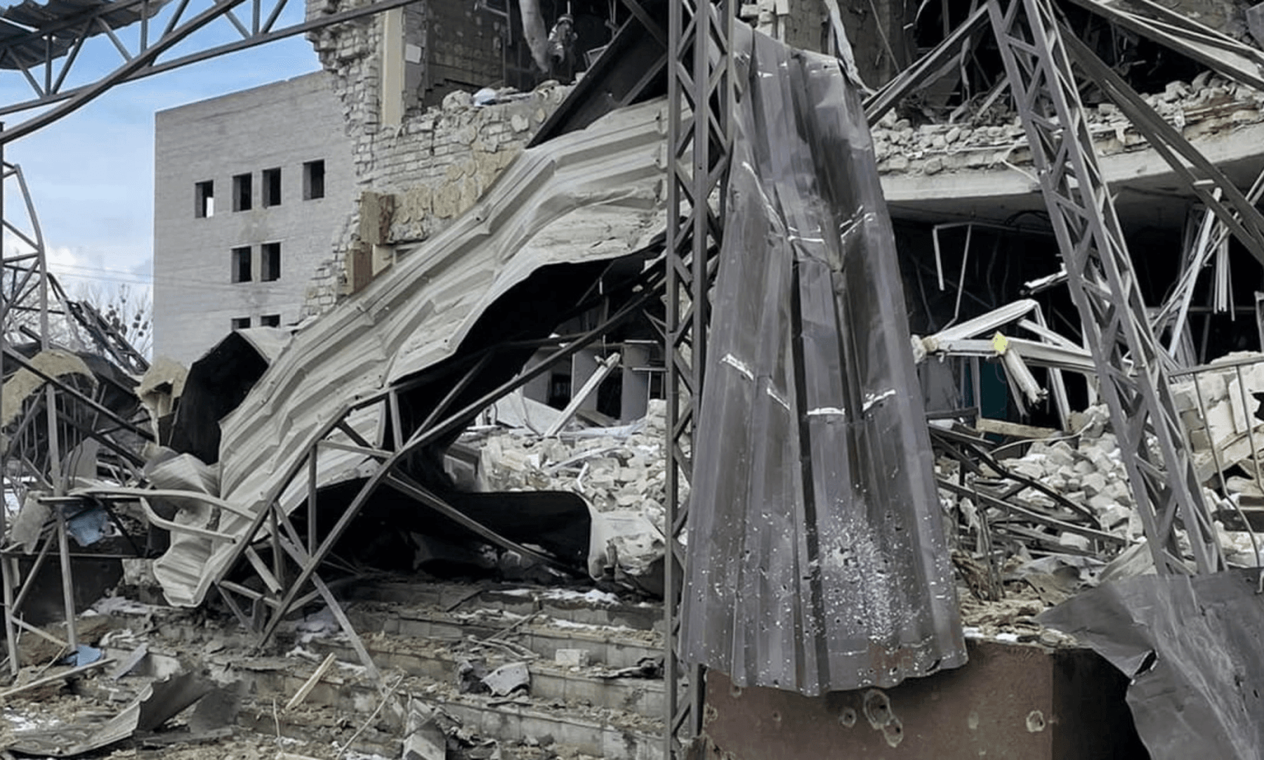 Тела 44 погибших мирных жителей обнаружены под завалами в Изюме — глава Харьковской облгосдминистрации