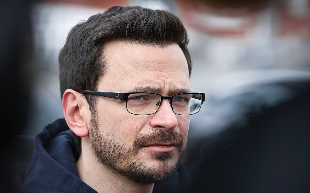 Илье Яшину грозит до 10 лет лишения свободы по делу о «фейках» о российской армии. Оппозиционера увезли на допрос в СК