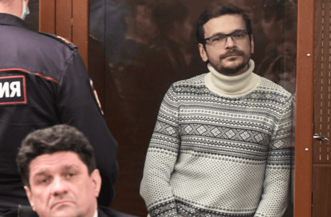 «Авторы приговора слишком оптимистично оценивают перспективы Путина» — Яшин о приговоре к 8,5 года колонии по статье о «фейках»