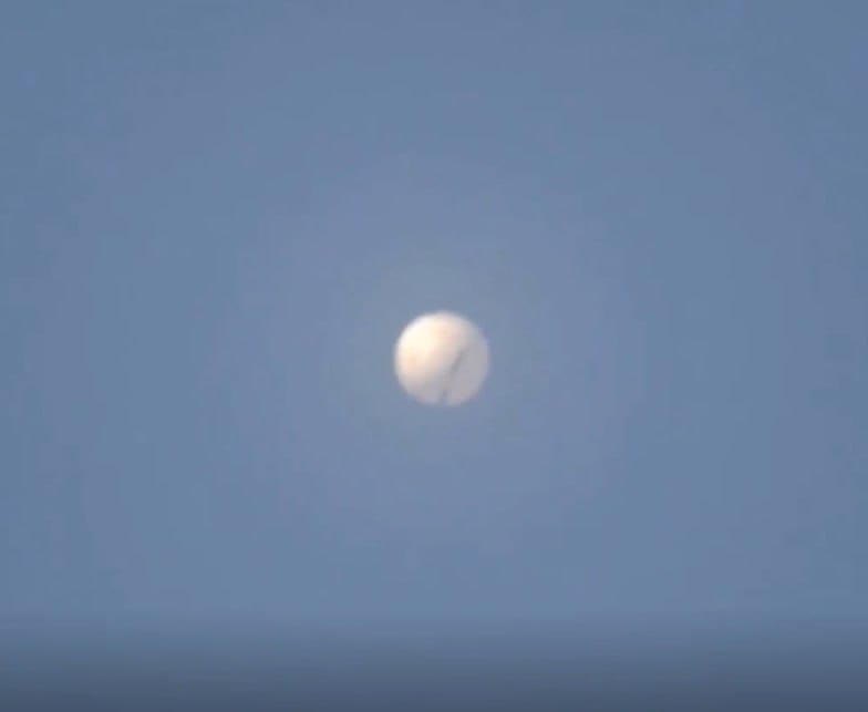 Над США повис китайский аэростат-разведчик. Видео