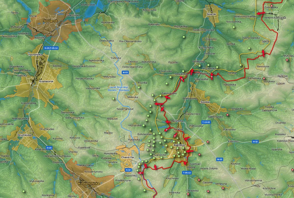 Россия полгода не может захватить Бахмут и бросает мобилизованных в расход, в Белгороде упали беспилотники. Что происходит на фронте 