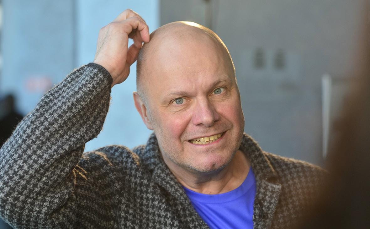 На лидера «Несчастного случая» Алексея Кортнева завели уголовное дело. Он якобы показал полицейскому средний палец