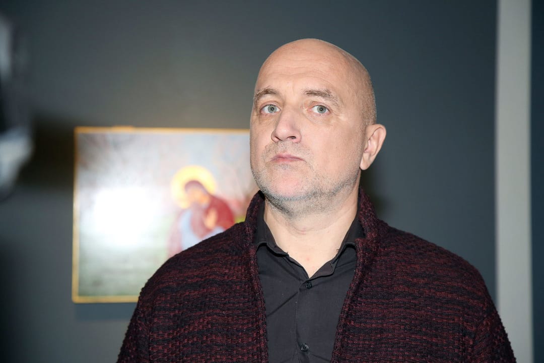 Захар Прилепин рассказал, что сам сидел за рулем взорванного автомобиля