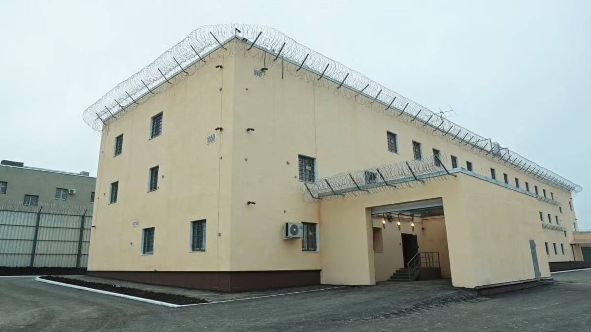 В закрытых СИЗО ФСБ в Крыму пытают задержанных на оккупированных территориях украинцев — «Медуза»