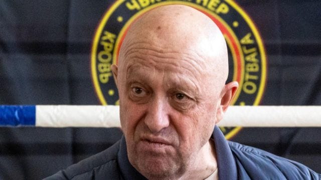 Макрон, Певчих, боеприпас в ручной клади. Кого российские пропагандисты винят в смерти Пригожина