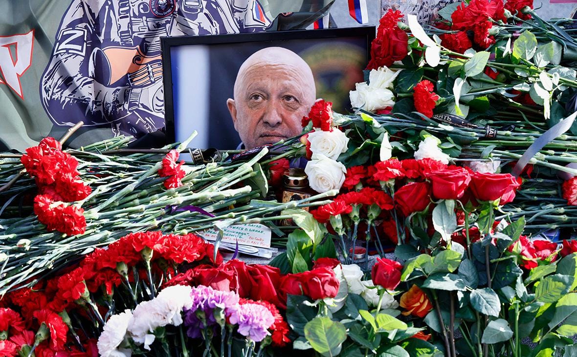 «Сказали держать в тайне, организация стоила 29 тысяч рублей». На Пороховском кладбище рассказали о захоронении Пригожина «с VIP-элементами»