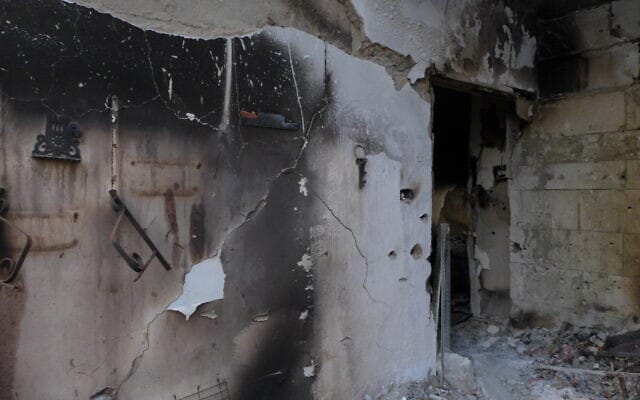 The Jerusalem Post подтвердила сообщения о сожженных и обезглавленных младенцах в Кфар-Азе. В Израиле продолжается опознание тел жертв ХАМАС