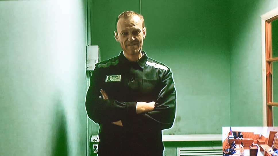 Навальный призвал адвокатское сообщество вступиться за его арестованных адвокатов и не молчать