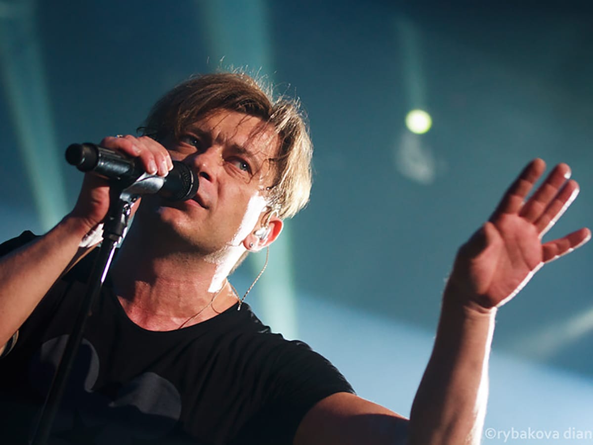 Лева Би-2 ожидает вылета в Израиль из Таиланда. Юрист: «Еще утром на этом рейсе должны были лететь четверо. Ситуация очень нестабильная»