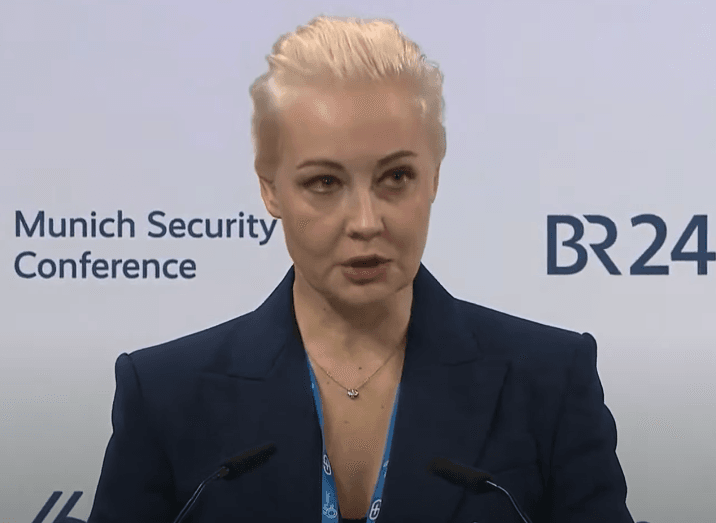 «Они ответят за то, что сделали с нашей страной и с моим мужем». Юлия Навальная выступила с обращением в связи с новостями о смерти мужа