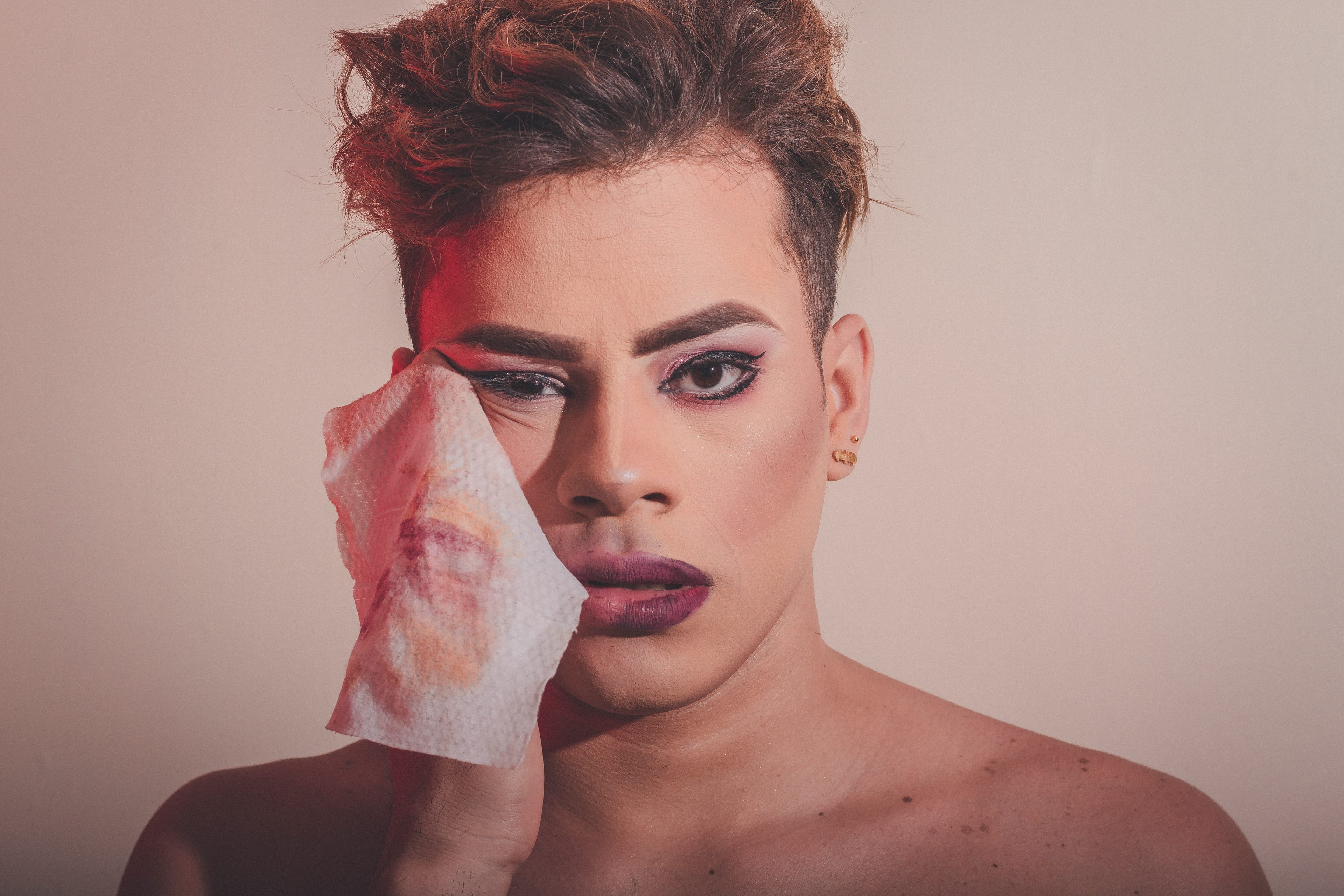 МВД в Красноярске начало проверку после недовольства Z-блогеров вечеринкой «в честь Дня защитника Отечества в ЛГБТ-баре»