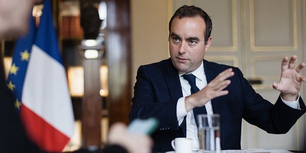 Франция передаст Украине «сотни» единиц старой бронетехники и новую партию зенитных ракет Aster — министр Вооружённых сил Себастьян Лекорню