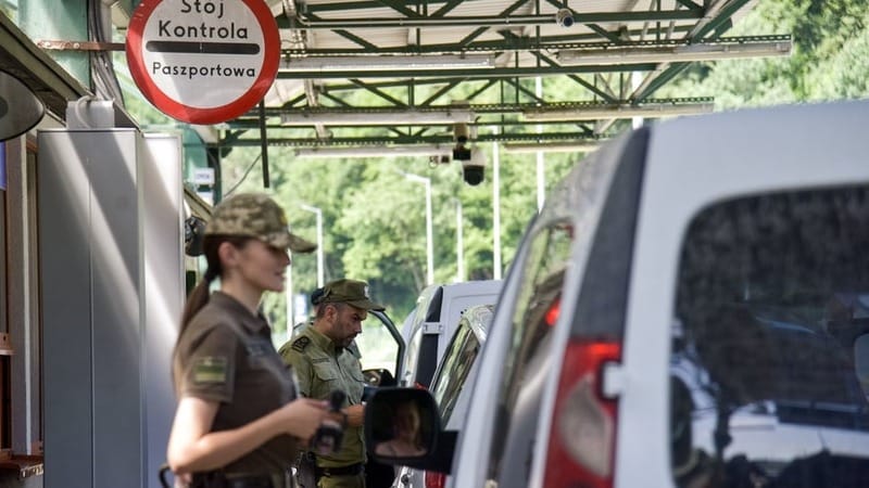 Польша пообещала помочь Украине с поиском мужчин, скрывающихся от мобилизации