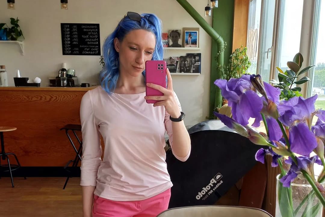 Жительнице Тольятти грозит более 20 лет колонии из-за провокатора, который познакомился с ней в соцсети «ВКонтакте» и обсуждал войну