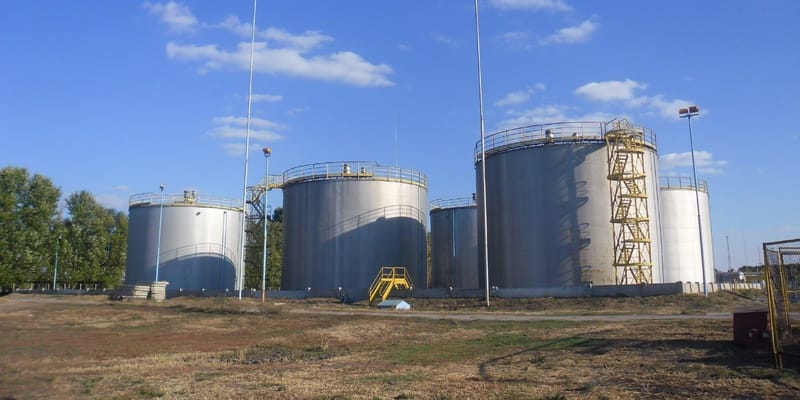 Несколько дронов атаковали в течение часа нефтехранилище в Котельниче Кировской области. Это первая атака БПЛА на объекты в этом регионе