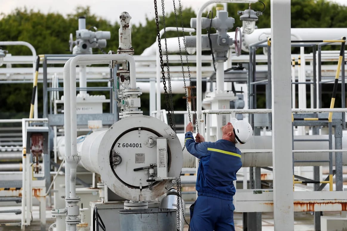 Чехия сообщила о прекращении поставок нефти по трубопроводу «Дружба». Она сама планировала отказаться от них к июлю 2025 года