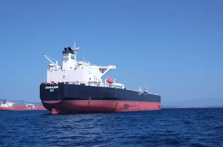 ЕС внес в санкционный список азербайджанский танкер, перевозивший российскую нефть. Ранее судно попало под санкции Великобритании