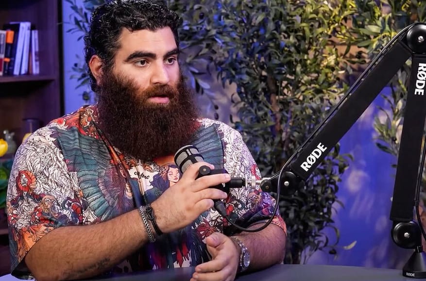 Против блогера-женоненавистника Арсена Маркаряна возбудили уголовное дело о «реабилитации нацизма»