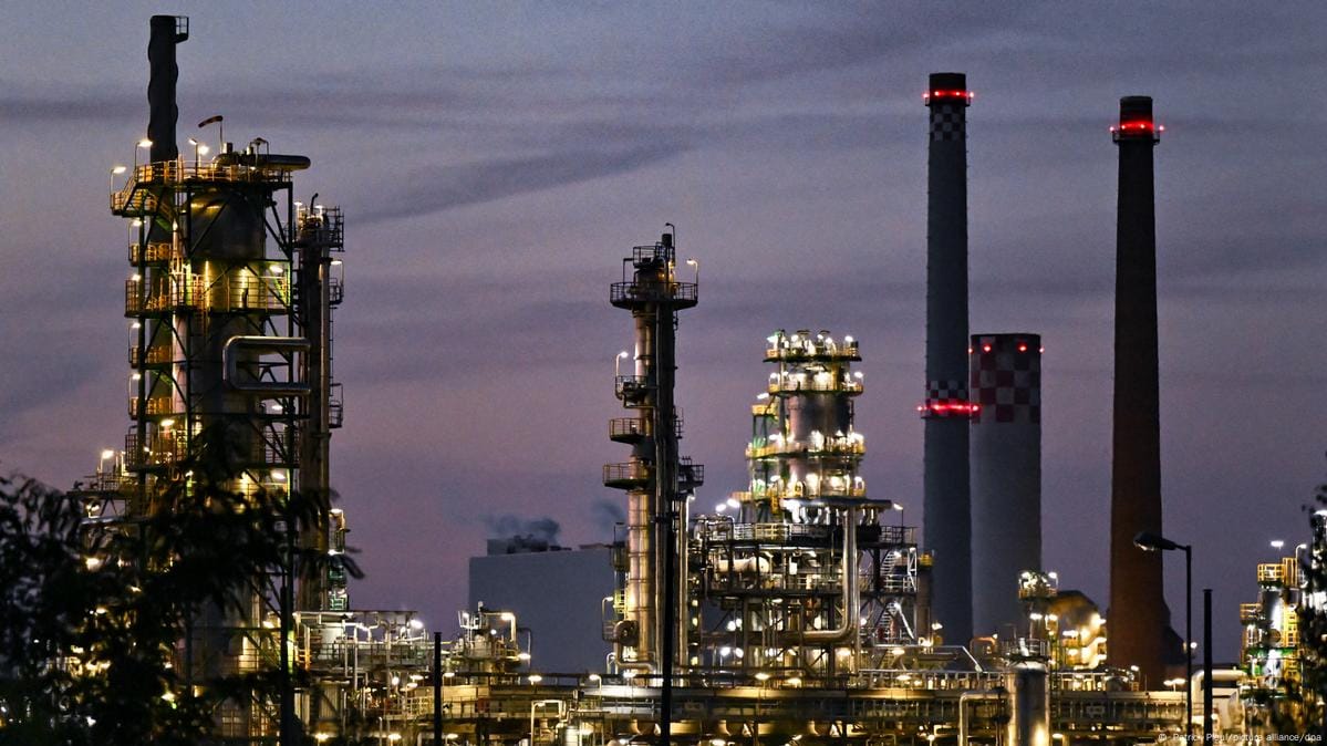 Германия рассматривает национализацию немецких активов «Роснефти» после американских санкций — Reuters