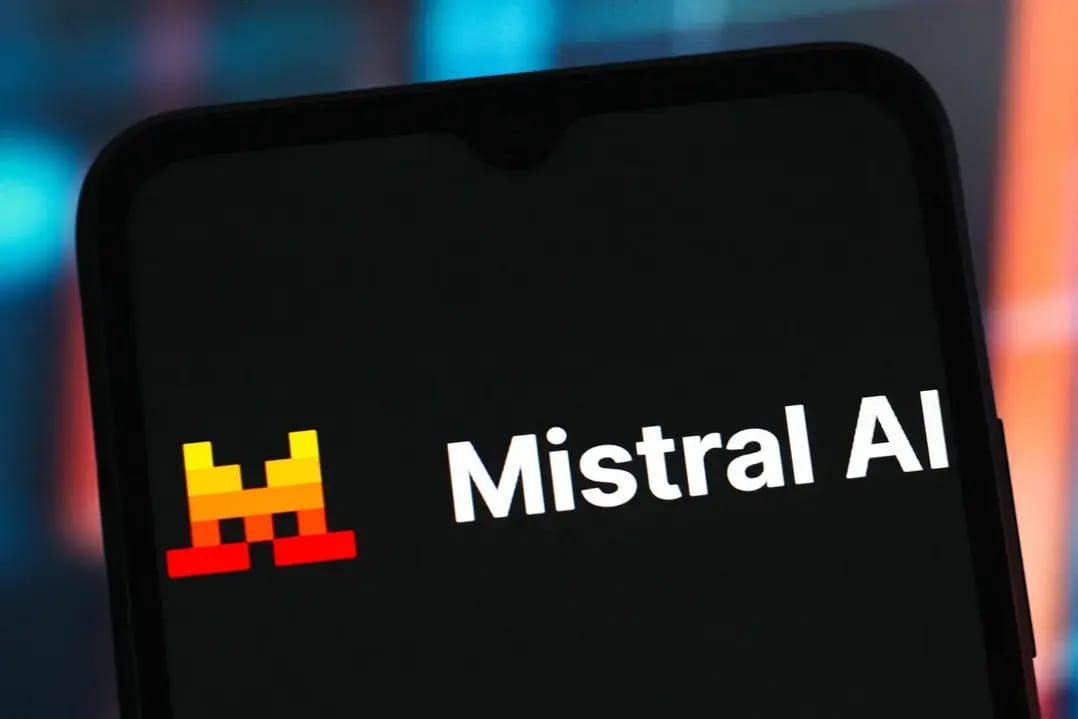 Минобороны Франции заключило трехлетний контракт с ИИ-стартапом Mistral AI