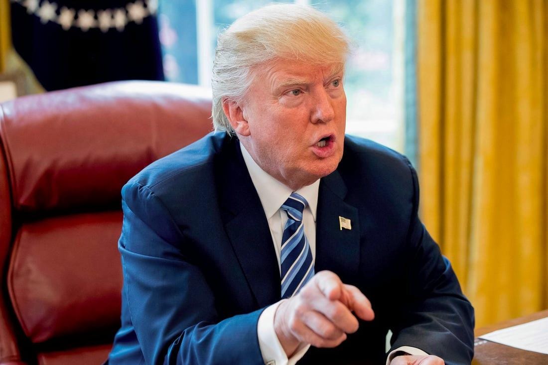 Трамп в пасхальное воскресенье обматерил Иран из-за Ормузского пролива, пообещал «ад» во вторник и закончил угрозы словами: «Хвала Аллаху»