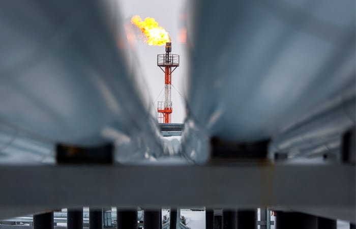 Нефть Brent опустилась ниже 39$ за баррель. Эксперт объясняет, почему снижение цен будет недолгим